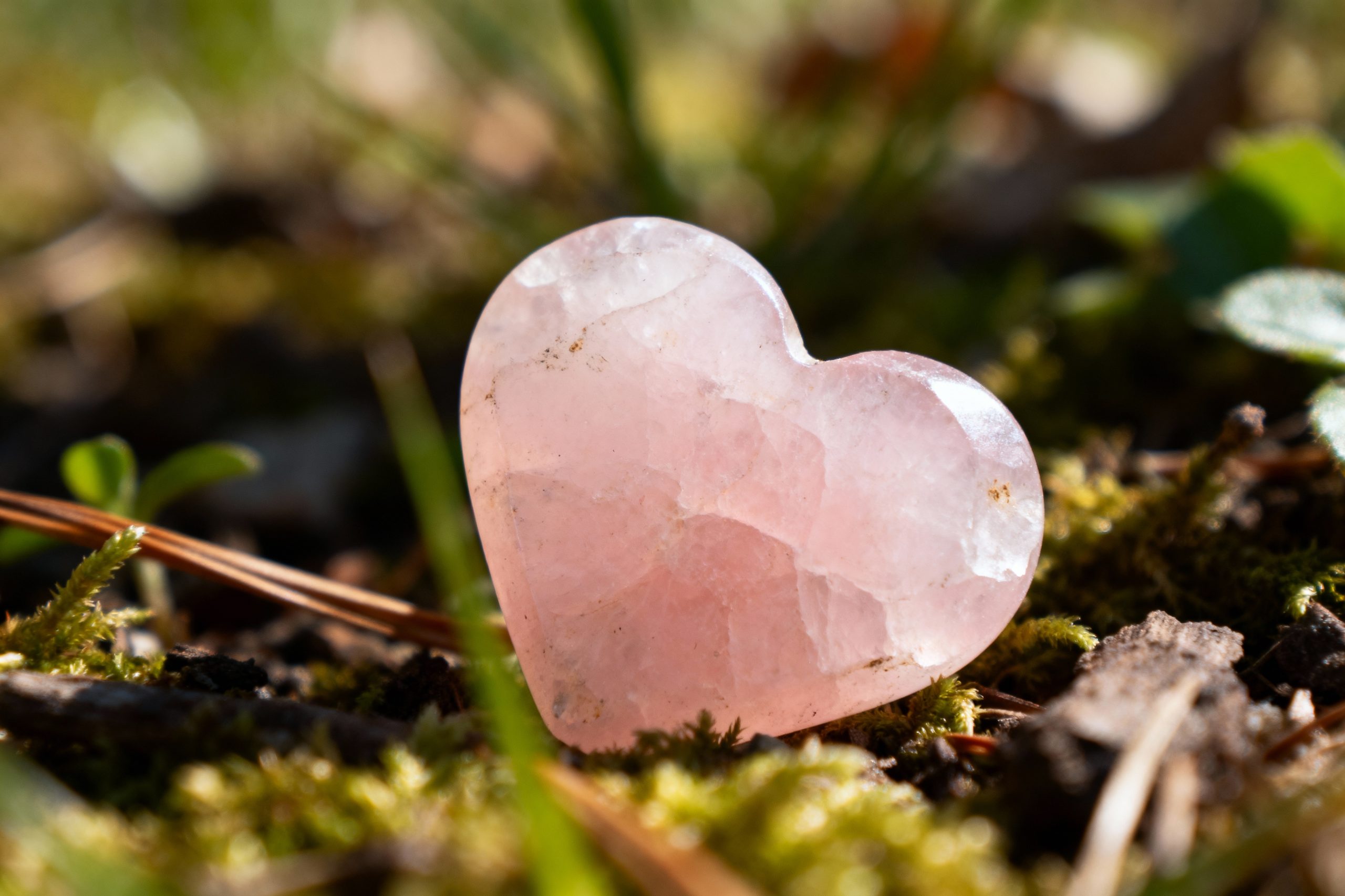 pexels-michal-pech-213601-757318 (1) pierre de quartz rose